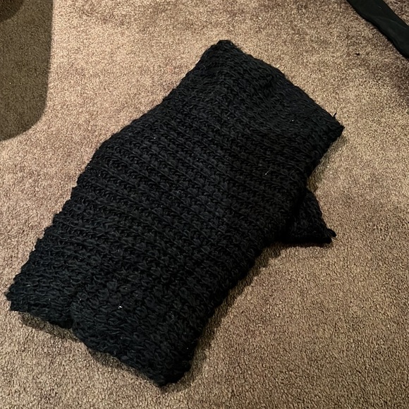 Bundle of 7 Scarves - Picture 7 of 9